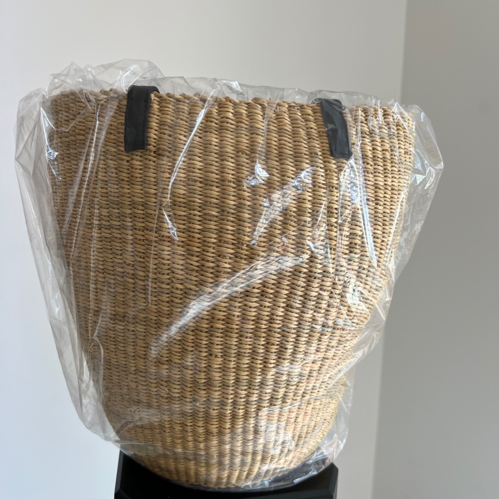 Bembien Natural Woven Tote with Black Handles - Picture 10 of 10